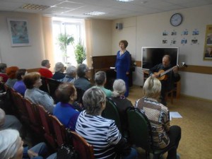 Для жителей Даниловского района провели праздничный концерт в филиале ТЦСО «Коломенское»