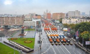 Первый парад городской техники в Москве установил сразу два рекорда
