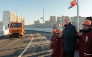 Новый путепровод, движение на котором открыл Сергей Собянин, связал восточные и западные кварталы Щербинки