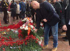 Память героев Великой Отечественной войны почтили на митинге на Автозаводской улице