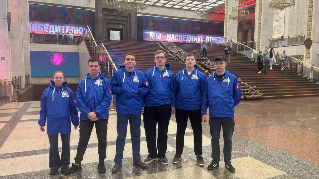 Студенты МТК имени Ивана Лихачева приняли участие в акциях на Поклонной горе. Фото: страница МТК имени Ивана Лихачева в социальных сетях