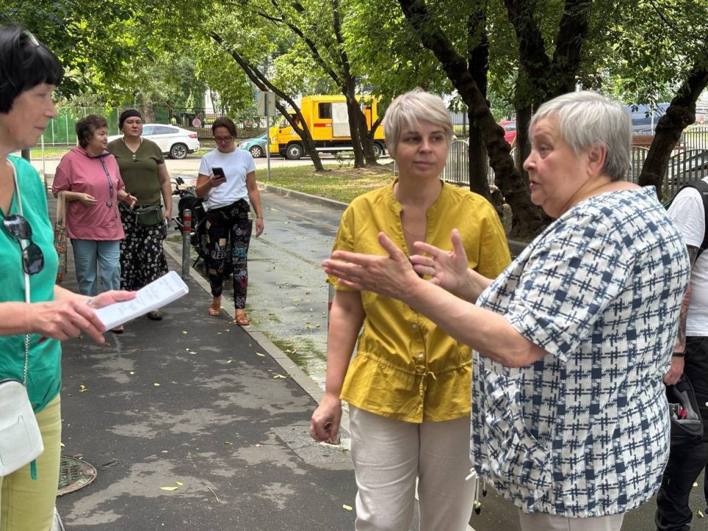 Глава управы Даниловского района провела обход территории. Фото: официальная страница управы района Даниловский в социальных сетях