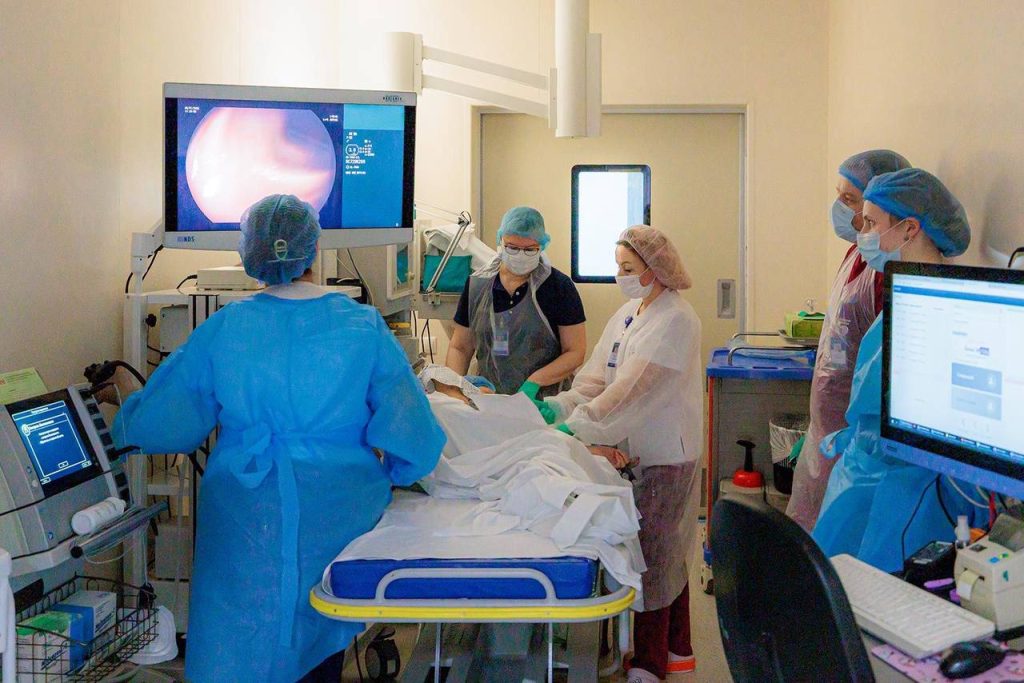 Сегодня москвичи могут бесплатно пройти профилактические эндоскопические исследования в рамках проекта. Направления на запись были автоматически открыты пациентам, которые не обследовались в течение нескольких лет. Фото: Пресс-служба Департамента здравоохранения города Москвы