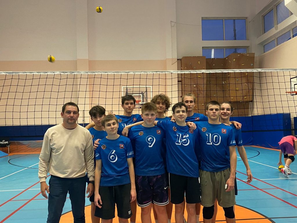 Ученики школы №1257 приняли участие в соревнованиях по воллейболу. Фото: страница школы №1257 в социальных сетях