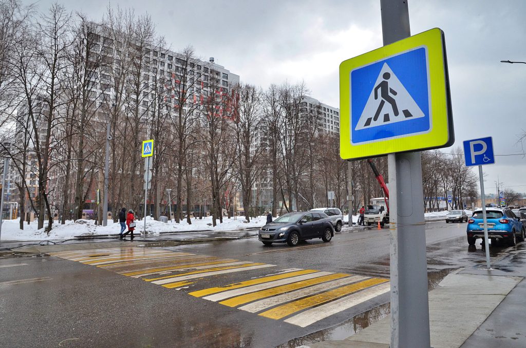 Пешеходный переход построили в Даниловском районе вблизи социальных объектов. Фото: Анна Быкова, «Вечерняя Москва»