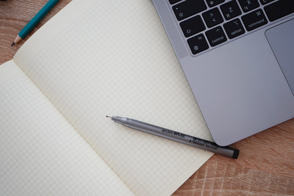 Представители МТК имени Ивана Лихачева организуют онлайн-встречу. Фото: Анна Быков, «Вечерняя Москва»