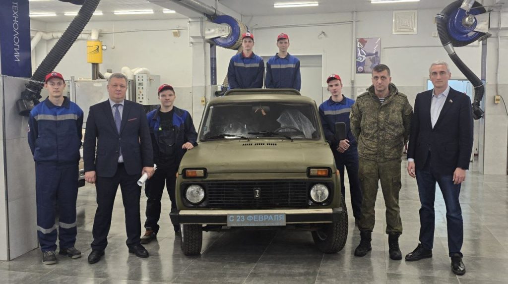 Представители МТК имени Ивана Лихачева предоставили военным автомобиль «Нива». Фото: страница МТК имени Ивана Лихачева в социальных сетях