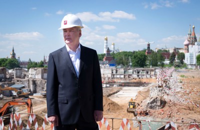 Мэр Москвы Сергей Собянин осмотрел строящийся парк «Зарядье»