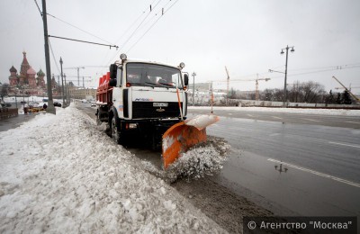 Коммунальные службы справились с последствиями аномального снегопада в Москве