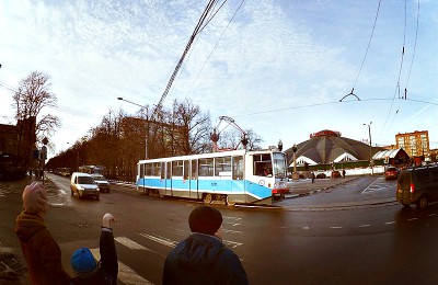 Трамвайные пути возле метро Тульская