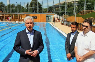 Мэр Москвы заложил памятную капсулу в основание бассейна "Лужники"