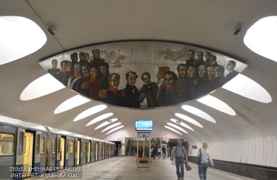 Кассиров станций метро и МЦК переодели в новую форму