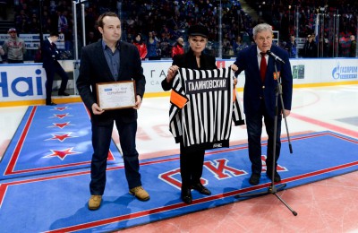Церемония передачи в дар Фонду Тимченко и Музею хоккея коллекции Михаила Галиновского