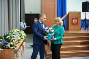 Поздравление женщин на мероприятии