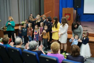 Поздравление женщин на мероприятии