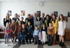 Поздравление женщин на мероприятии