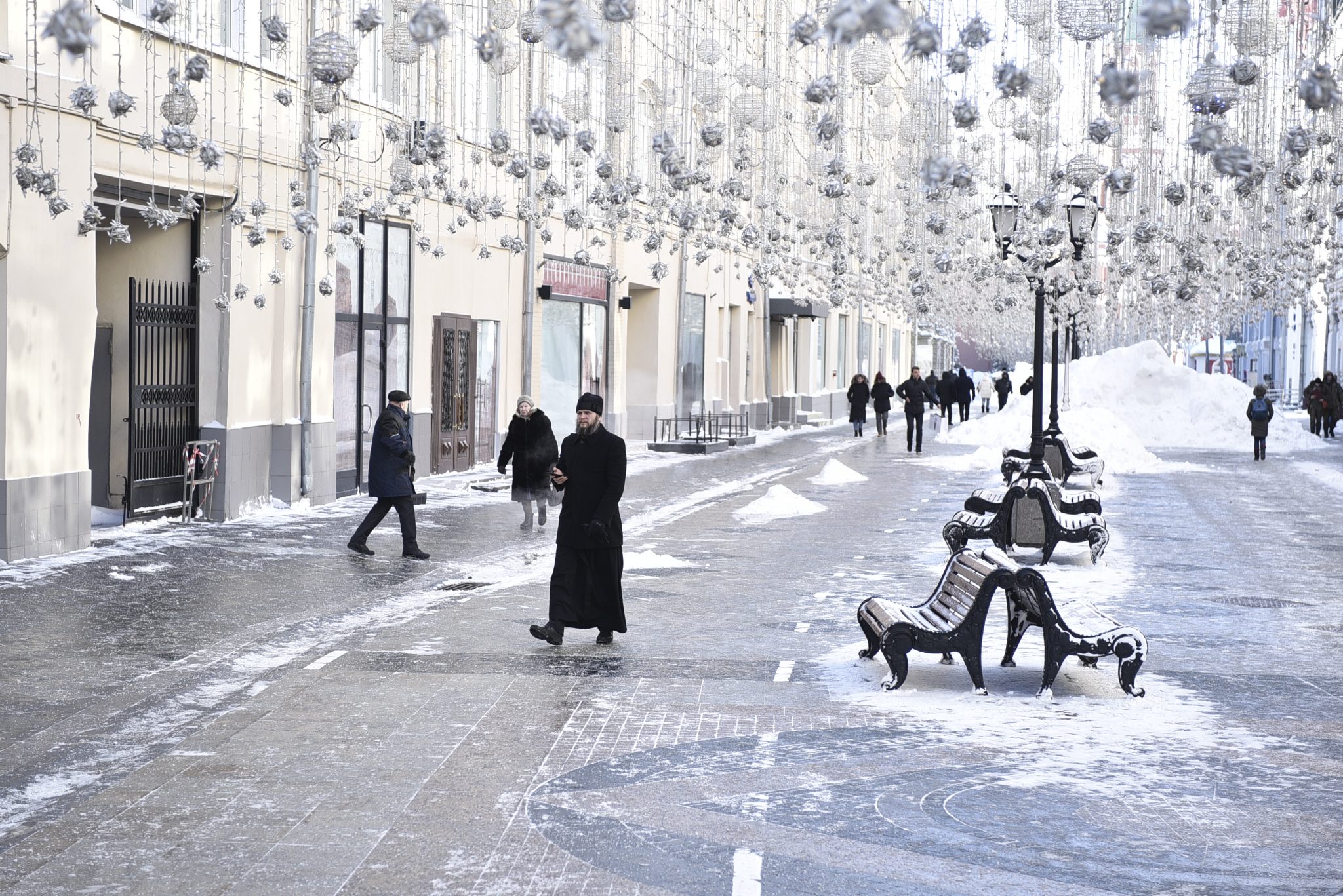 Погода в москве на 31 декабря. Снегопад в Москве 12 февраля. Москва в январе. Москва в феврале фото. Москвичей ждет Снежная и облачная погода.