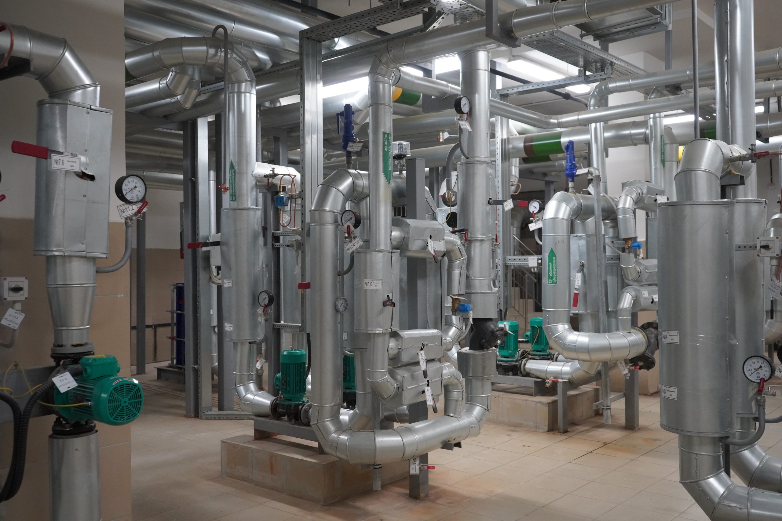 Горячую воду начали отключать в домах столицы в связи с профилактическими работами. Фото: Анна Быкова, «Вечерняя Москва»