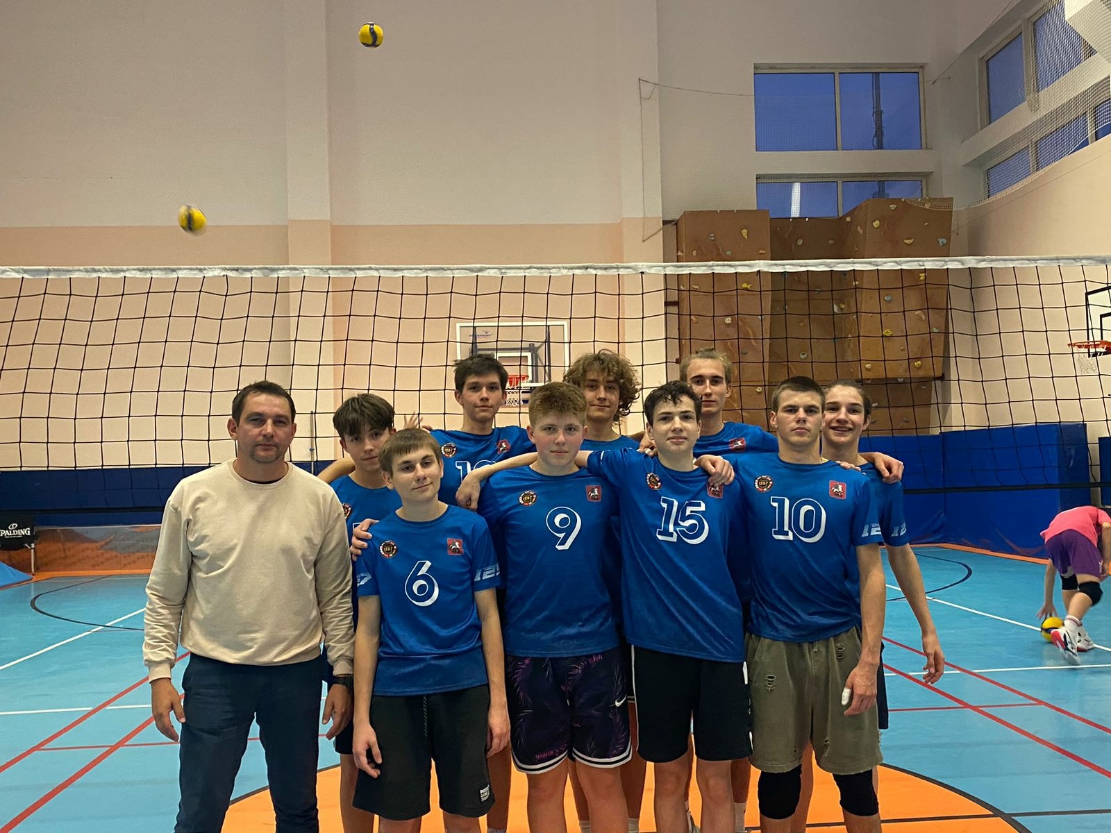 Ученики школы №1257 приняли участие в соревнованиях по воллейболу. Фото: страница школы №1257 в социальных сетях