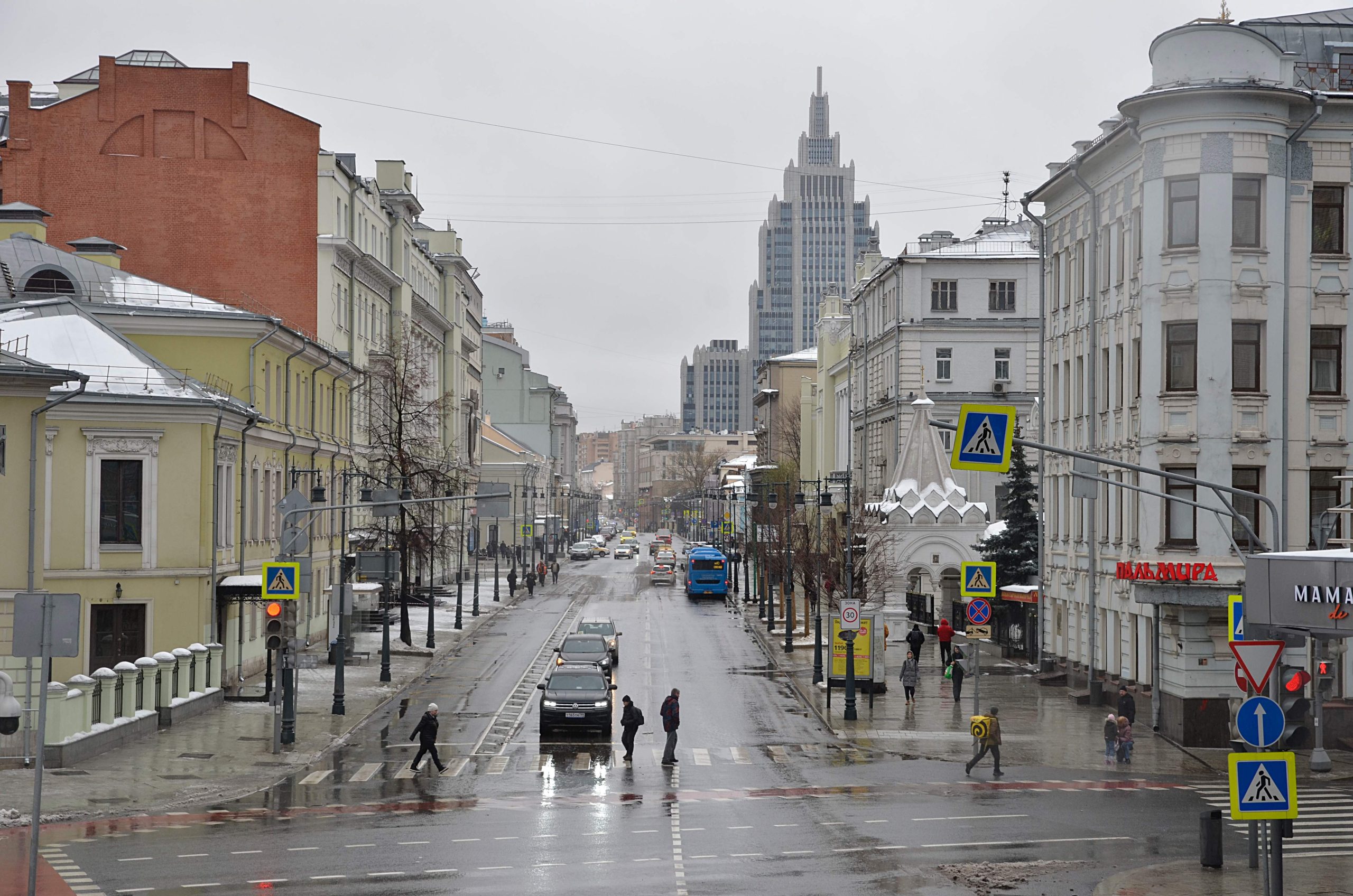 Сенатор Инна Святенко отметила высокий уровень системы безопасности в Москве. Фото: Анна Быкова, «Вечерняя Москва»
