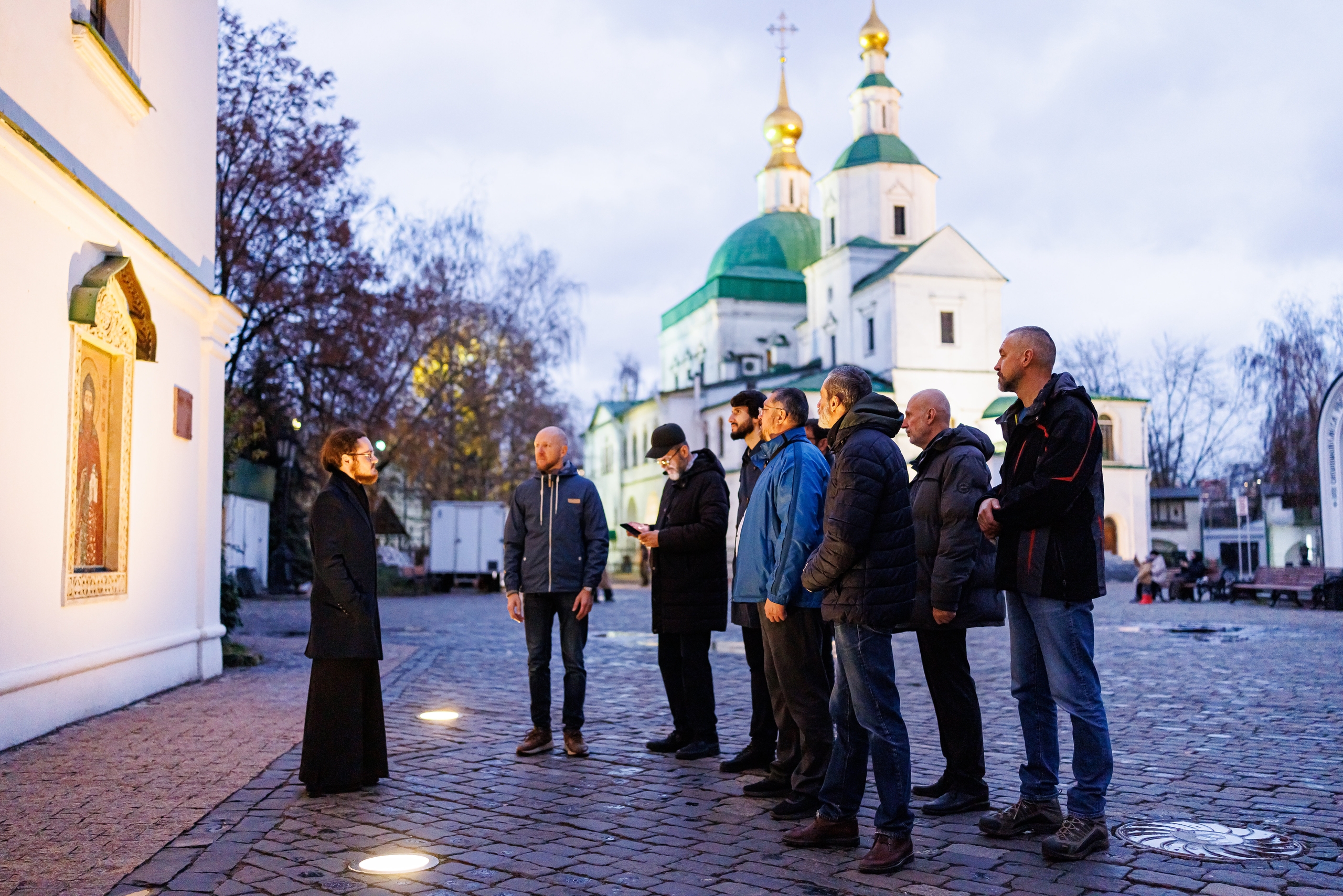 Студенты Московской духовной академии посетили Данилов монастырь. Фото: страница Патриаршего центра духовного развития детей и молодежи в социальных сетях