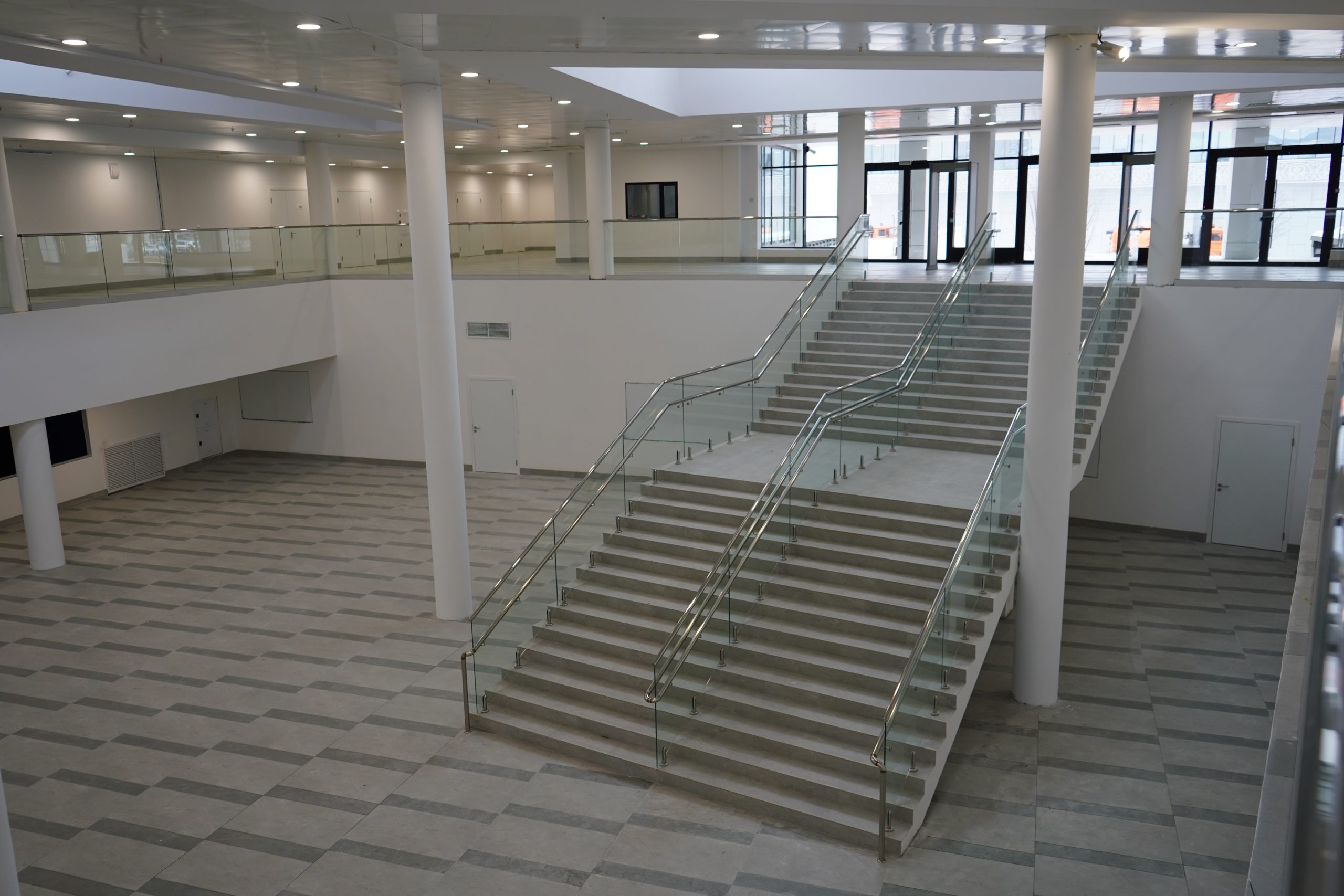 На юге столицы вынесли на городские торги два просторных коммерческих помещения