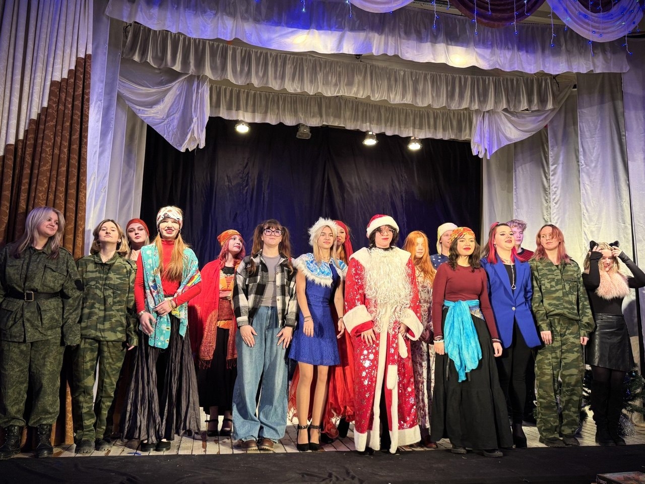 Новогодний праздник организовали студенты МТК имени Ивана Лихачева. Фото: страница МТК имени Ивана Лихачева в социальных сетях