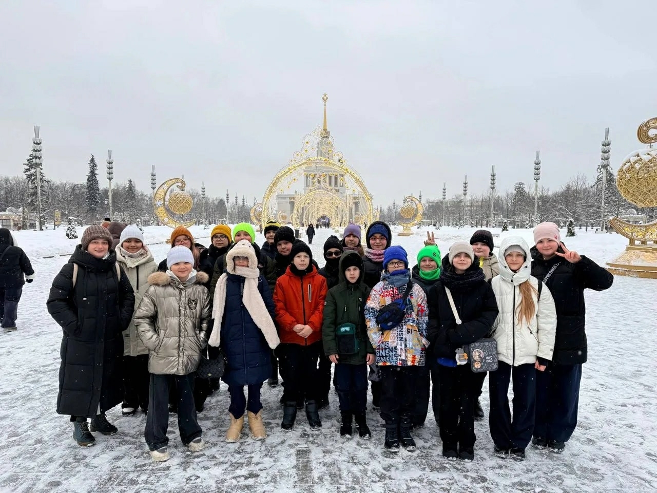 Ребята школы №1257 посетили выставку. Фото: страница школы №1257 в социальных сетях