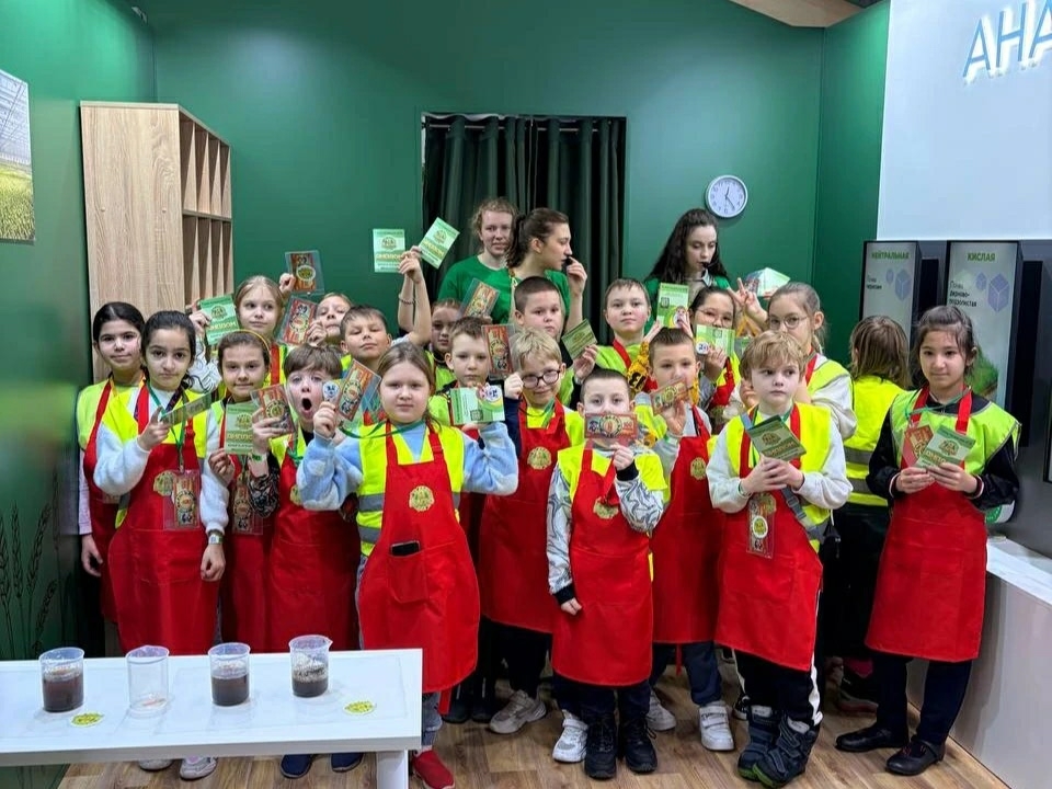 Ученики школы №1257 посетили агропромышленный комлекс. Фото: страница школы №1257 в социальных сетях