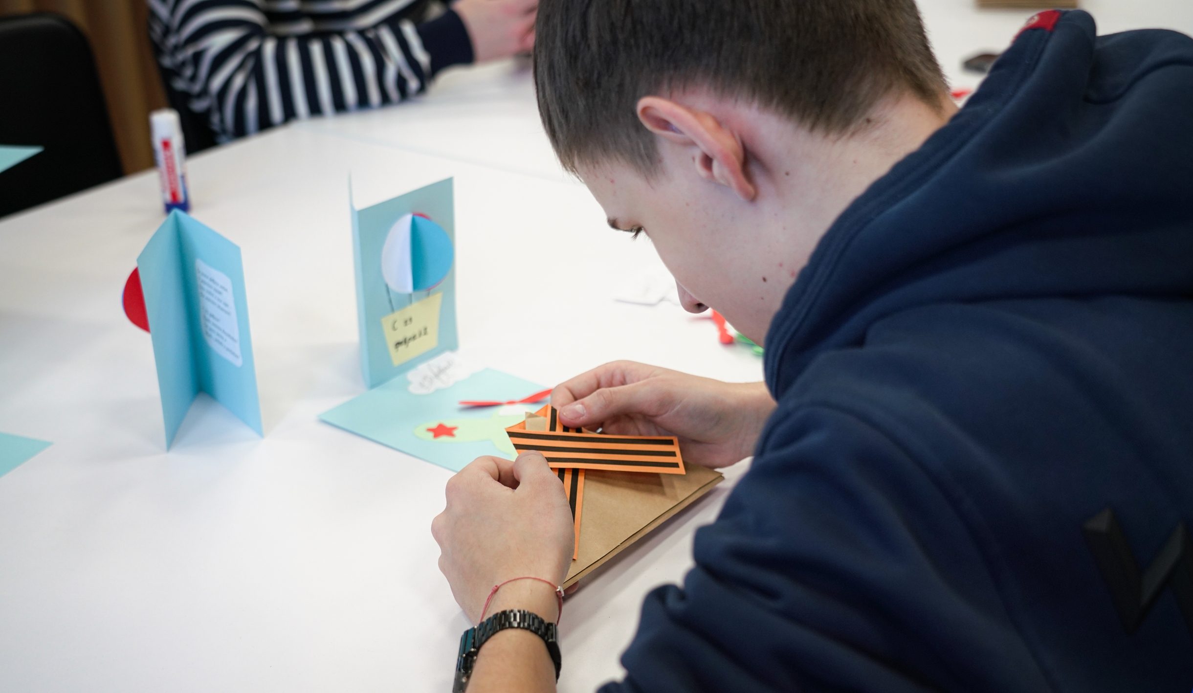 Студенты МТК имени Ивана Лихачева стали участниками патриотической акции. Фото: страница МТК имени Ивана Лихачева в социальных сетях